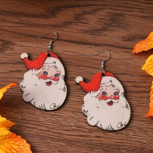 Santa Claus Earrings! Perfect adorable festive sturdy high quality NEW NWT